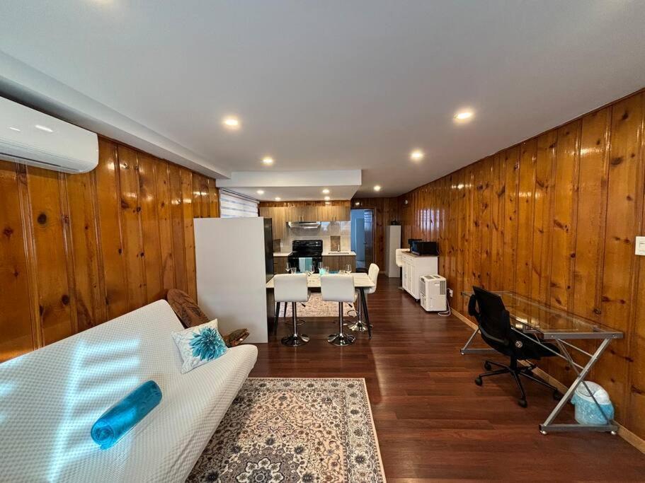 Cozy Spacious Work Friendly Lotus With Garden View High Speed Free Wi Fi And Parking Adjacent To Downtown Montreal Exterior foto